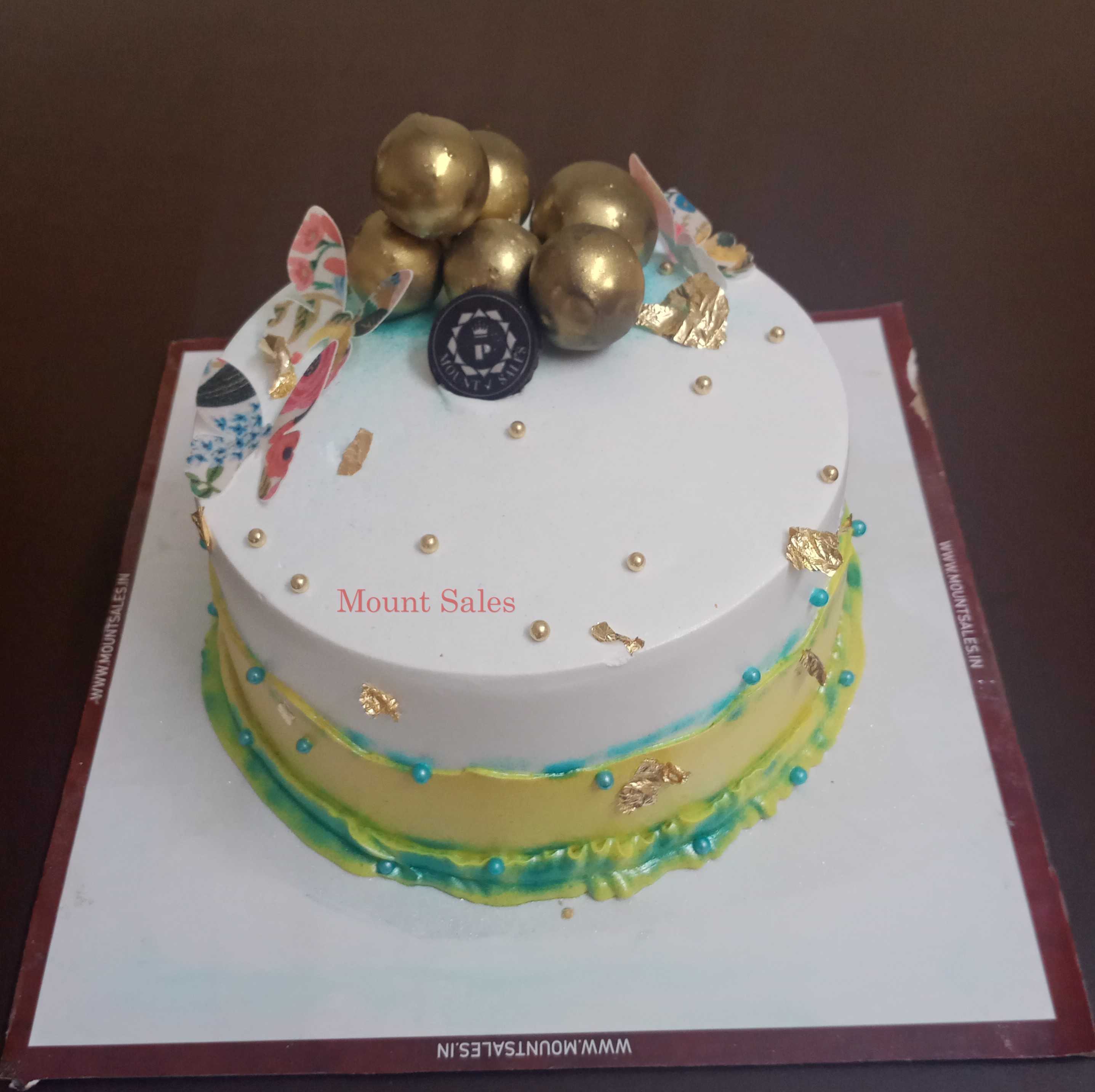 Premium RED N White Velvet Cake